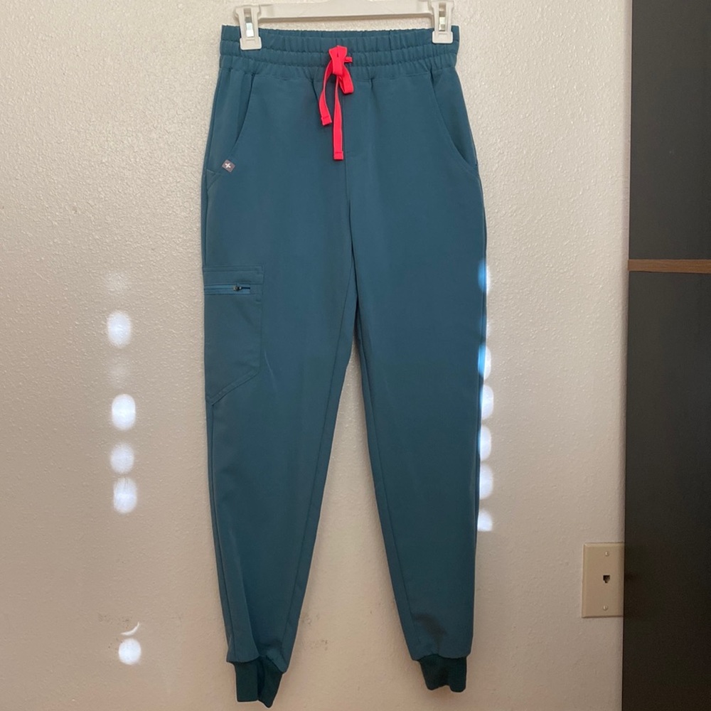 FIGS ZAMORA 2.0 JOGGER — HYDROGREEN
